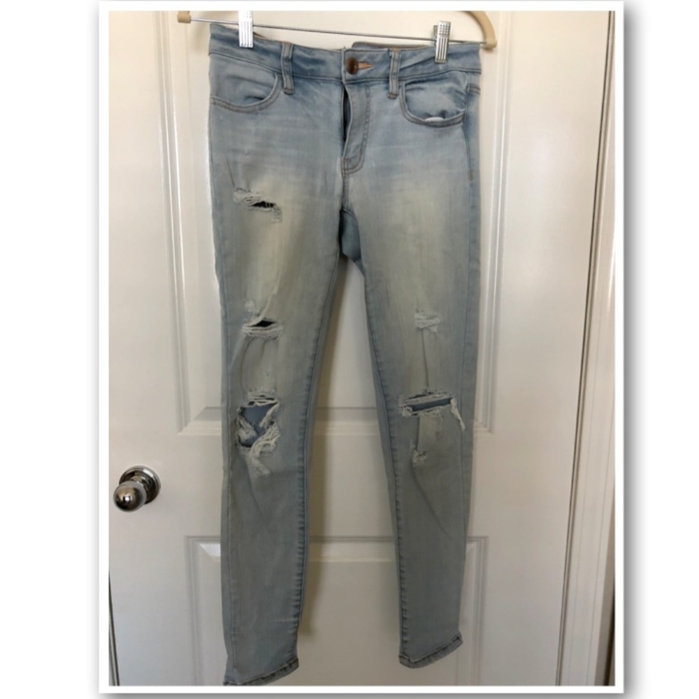 American Eagle Light Blue Jeans